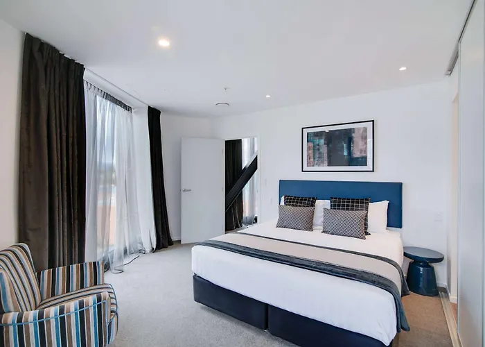 Ramada By Wyndham Queenstown Central